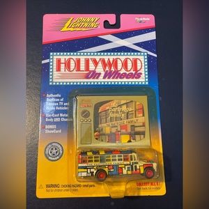 VINTAGE 1998 Johnny Lightning HOLLYWOOD ON WHEELS Partridge Family Bus Die Cast